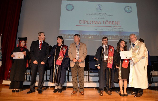 Sağlık Hizmetleri Myo Öğrencileri Diplomalarına Kavuştu