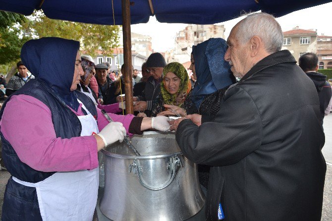 Sporculardan Şehitler İçin Aşure Hayrı