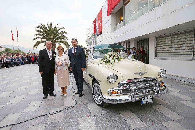 Karşıyaka Nikah Sarayına Zübeyde Hanım’ın Adı Verildi