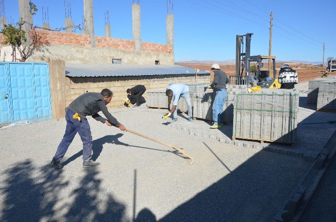 Bağlar Mahallesinde Kilitli Parke Taşı Döşeme Çalışmaları Başladı