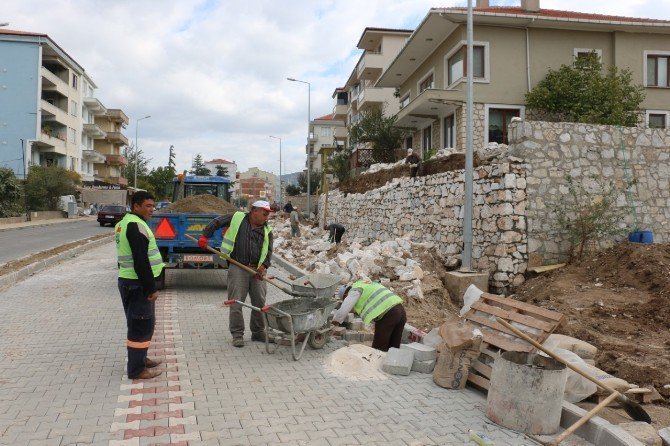 Bayramiç’te Üst Yapı Çalışmaları Sürüyor