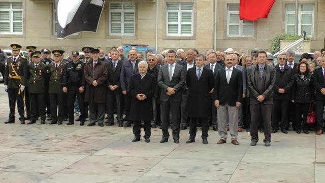 Cumhuriyet Bayramı Çelenk Sunumu Yapıldı