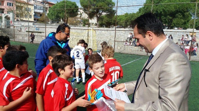 29 Ekim Cumhuriyet Kupası Minikler Futbol Basketbol Karşılaşmaları Sona Erdi