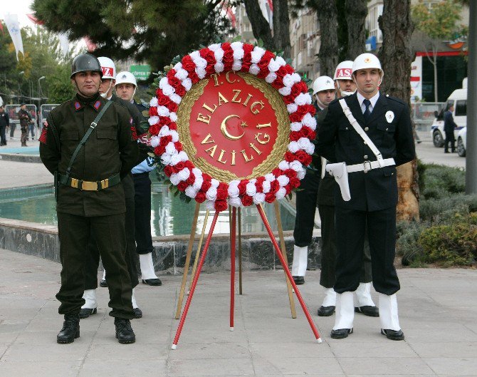 Elazığ’da İlk Defa Polis-asker Birlikte Çelenk Bıraktı