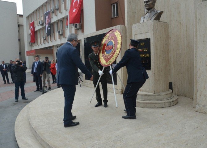 Fatsa’da 29 Ekim Kutlamaları Çelenk Sunumu İle Başladı