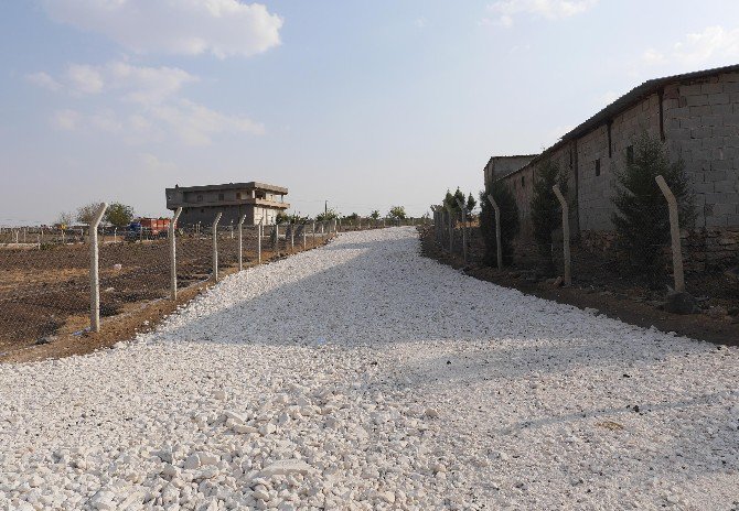 Haliliye Belediyesi Kırsal Mahallelerde Yolları Tamamlıyor