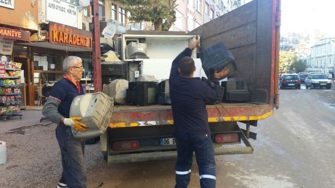 İzmit’te Geri Dönüşüm Ve Atık Toplama Çalışmaları Sürüyor