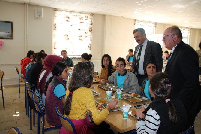 Müdür Aslan Öğrencilerle Bir Araya Geldi