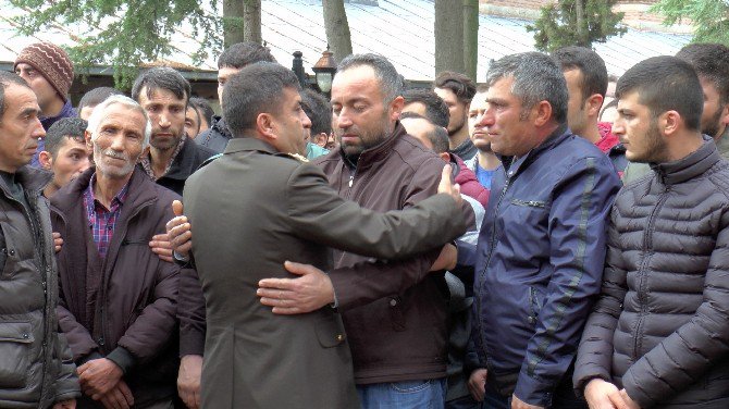 2 Ay Önce Evlenen Şehit Uzman Çavuş Son Yolculuğuna Uğurlanıyor