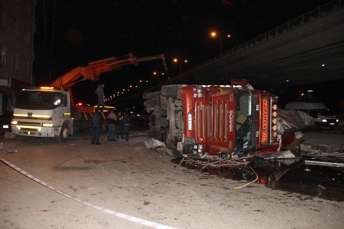 Samsun’da Tır Devrildi: 1 Yaralı