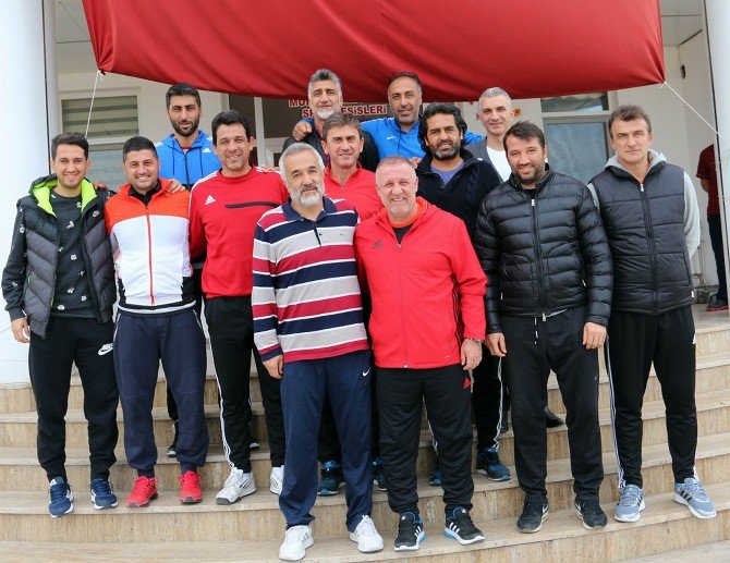 Sivasspor Teknik Direktörü Bakkal’dan, Belediyespor’a Ziyaret