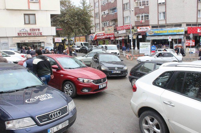 Başkan’ın ’Prestij’ Caddesi’nde Trafik Felç