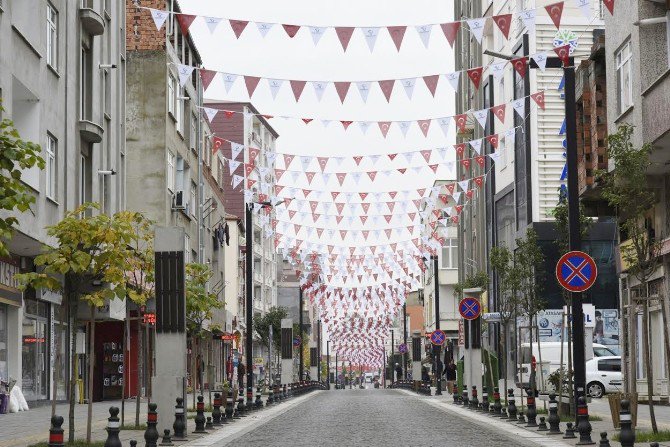 Tekkeköy Bayraklara Büründü