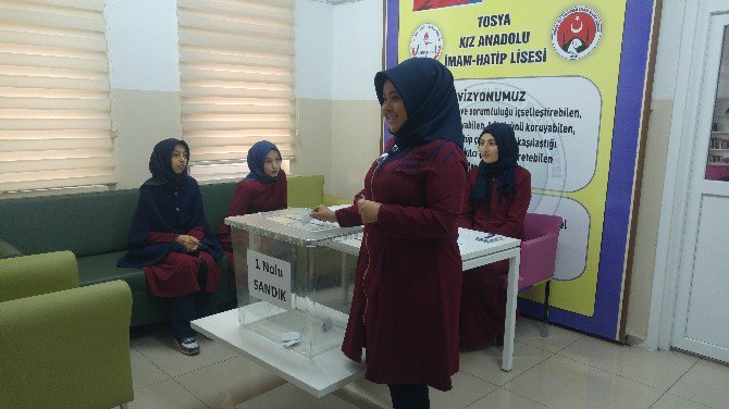 Tosya Kız Anadolu İmam Hatip Lisesi Temsilci Seçimini Yaptı