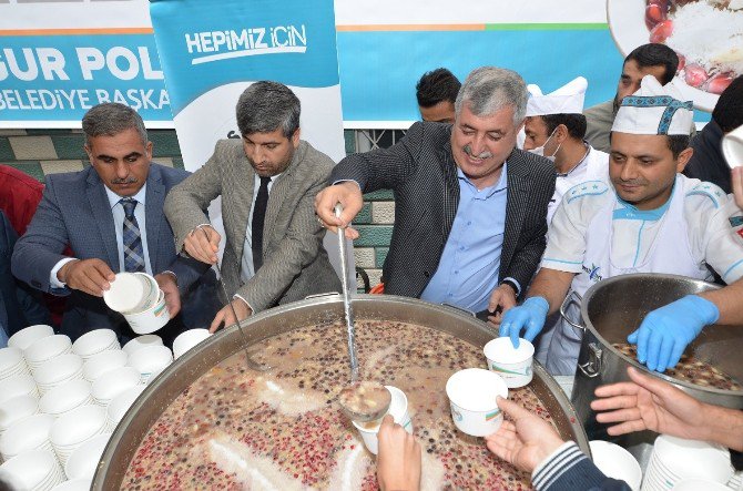 Yeşilyurt Belediyesi 165 Camide 100 Bin Vatandaşa Aşure İkram Etti