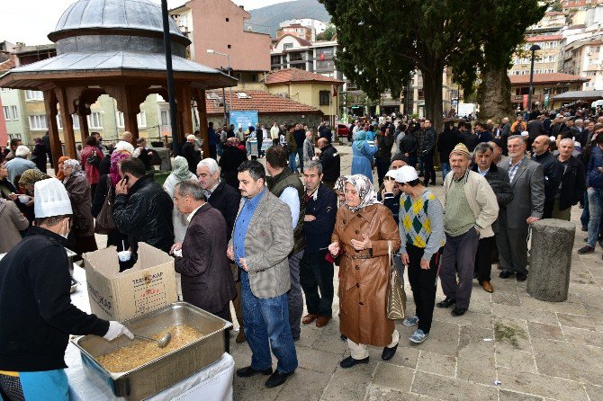 Edebali Aşure Dağıttı