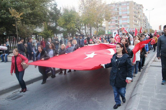 Demokratik Kitle Örgütlerinden Meşaleli Cumhuriyet Bayramı Yürüyüşü