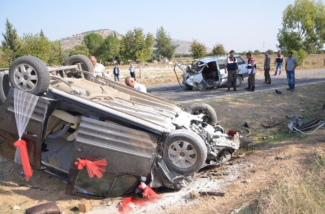 Gelin Arabası İle Otomobil Çarpıştı: 1 Ölü, 3 Yaralı