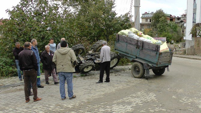 Traktörün Altında Kaldı, Burnu Bile Kanamadı