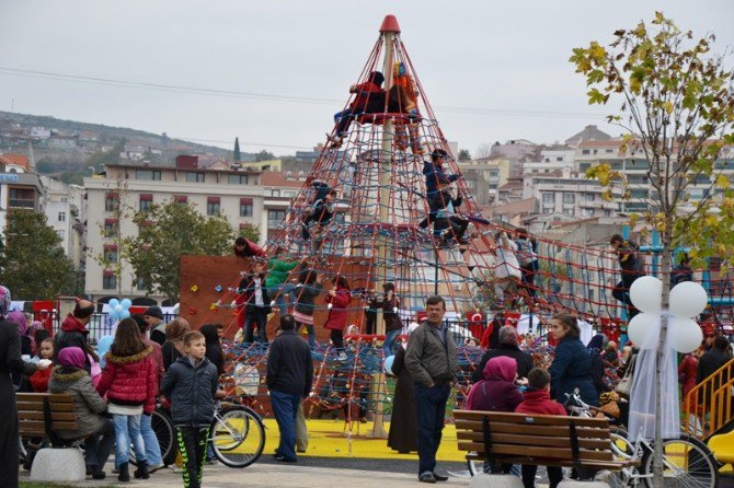 Biga Şehir Parkı Açıldı