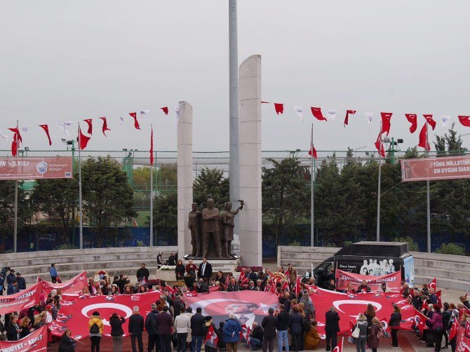 Büyükçekmeceliler "Cumhuriyet" İçin Yürüdü