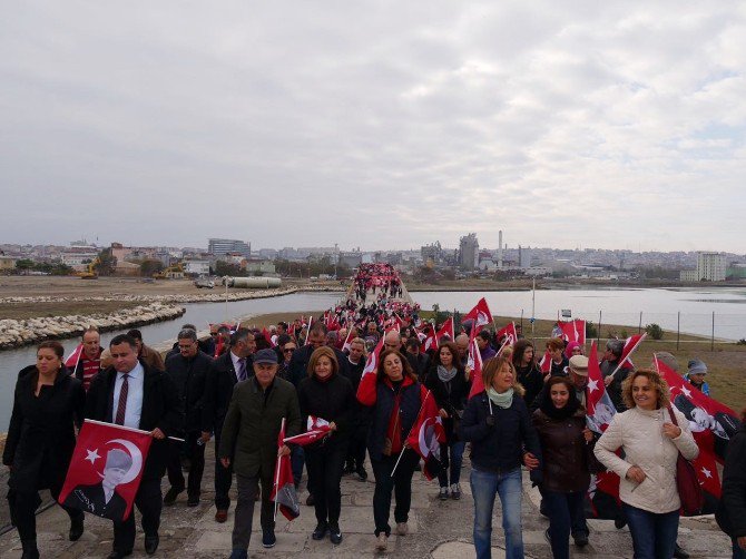 Büyükçekmeceliler "Cumhuriyet" İçin Yürüdü