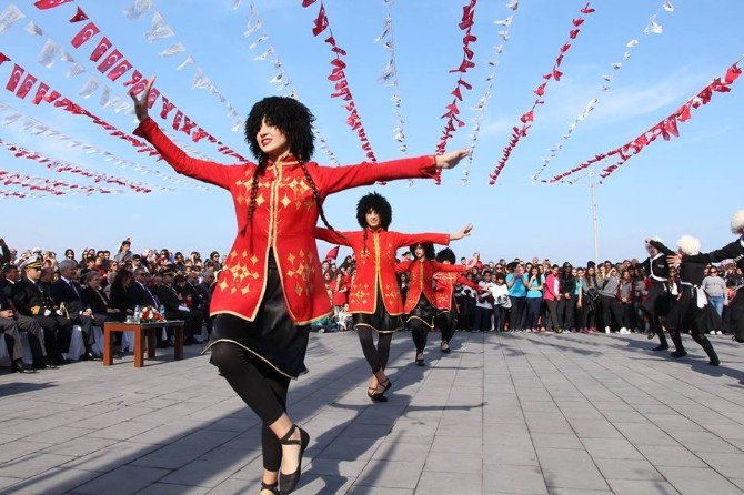 Kuşadası’nda Cumhuriyet Bayramı’na Coşkulu Kutlama