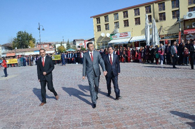 Darende’de Cumhuriyet Bayramı Coşkusu