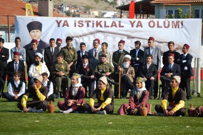 Ayvalık’ta Cumhuriyet Bayramı Kutlamalarına İlgi Yoğun Oldu