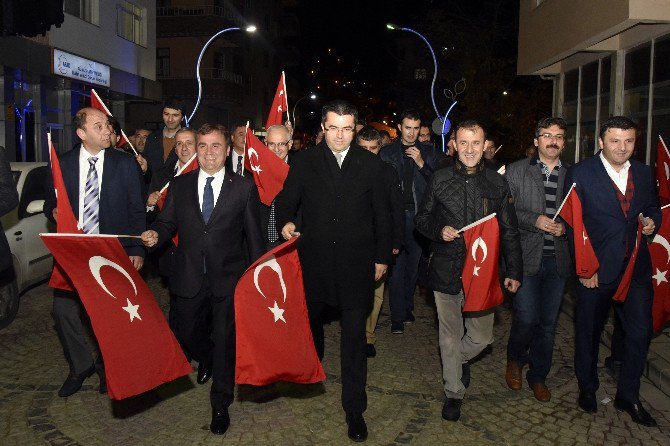 Gümüşhane’de Cumhuriyet Bayramı Fener Alayı Düzenlendi