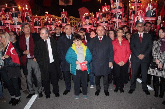 Kadıköy’de Coşkulu 29 Ekim Kutlaması