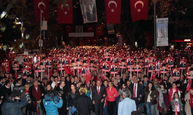 Kadıköy’de Coşkulu 29 Ekim Kutlaması