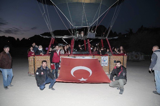 Kapadokya’da Balonlar Cumhuriyet Bayramı İçin Havalandı