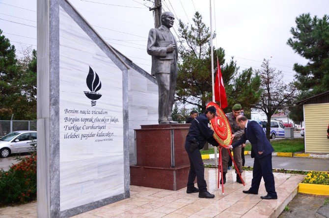 Kartepe’de Cumhuriyet Bayramı Coşku İle Kutlandı