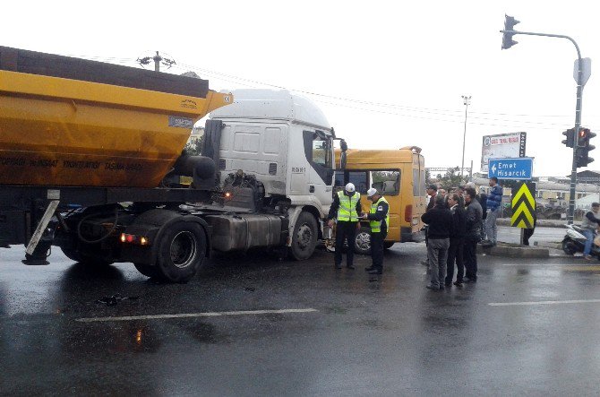 Tavşanlı’da Trafik Kazası: 8 Yaralı