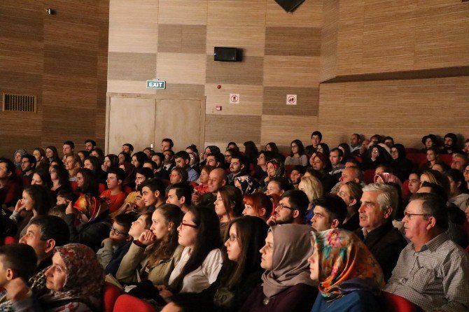 ‘Hadi Baba’nın Prömiyerine Yoğun İlgi