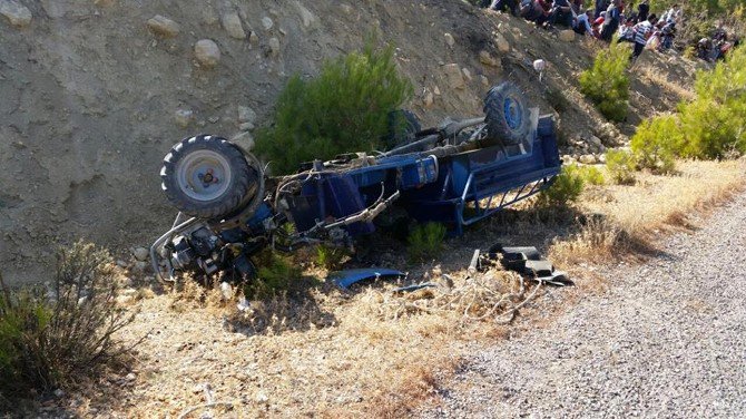 Mersin’de Tarım Aracı Devrildi: 1 Ölü, 1 Yaralı