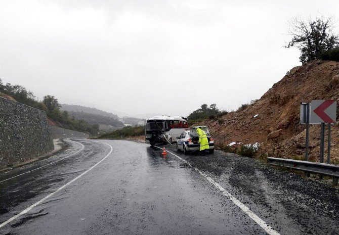 Yalova’da Midibüs Takla Attı: 21 Yaralı