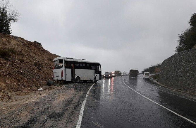 Yalova’da Midibüs Takla Attı: 21 Yaralı