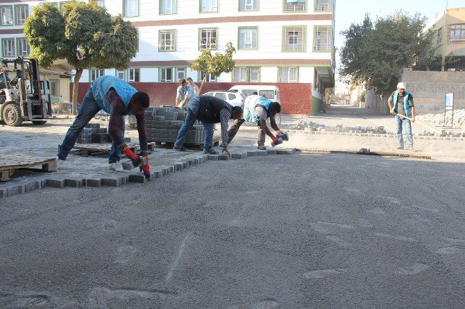 Eyyübiye Belediyesi Yol Yapım Çalışmalarını Sürdürüyor