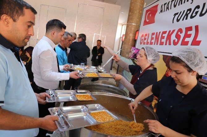 Turgutlu’da ’Gazi Sofrası’nda Birlik Ve Beraberlik Mesajları Verildi