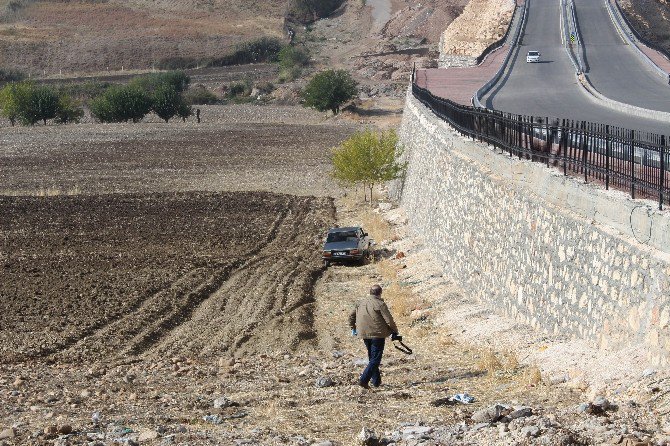 Çalıntı Otomobil Terk Edilmiş Vaziyette Bulundu