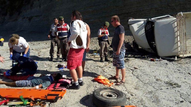 20 Metre Yüksekten Düşen Araçtan Sağ Çıktılar