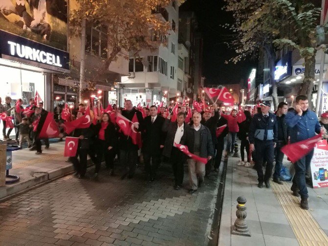 Biga’da Fener Alayı Ve Cumhuriyet Konseri Düzenlendi