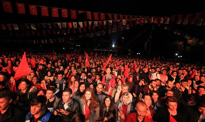 Ankaralılar Cumhuriyet Bayramı’nı Anıtpark’ta Coşkuyla Kutladı