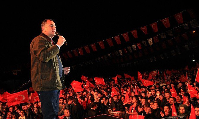 Ankaralılar Cumhuriyet Bayramı’nı Anıtpark’ta Coşkuyla Kutladı