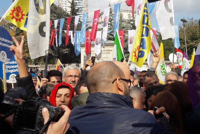 İzinsiz Yürüyüş Yapan Hdp’li Gruba Polis Müdahalesi