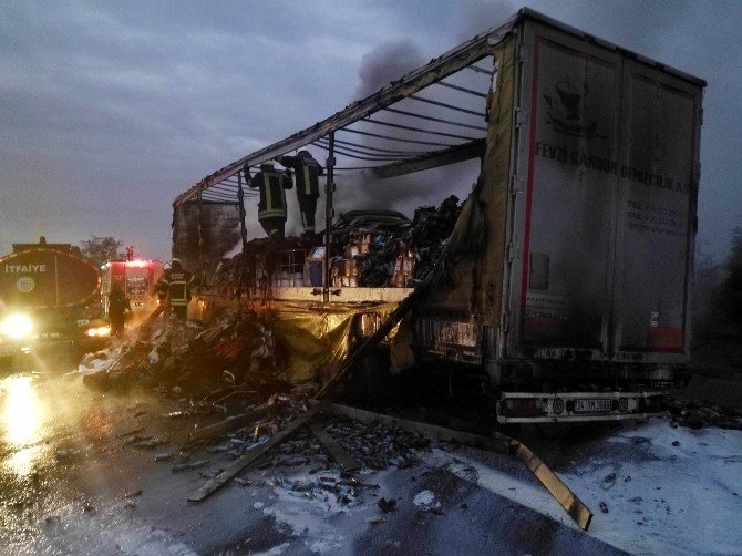 Polonya’ya Kimyasal Madde Taşıyan Tır Alev Alev Yandı