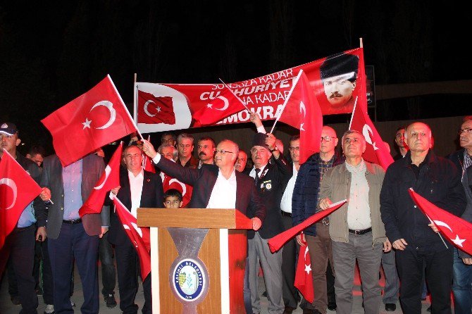 Salihli’de Cumhuriyet Coşkusu Fener Alayına Taşındı