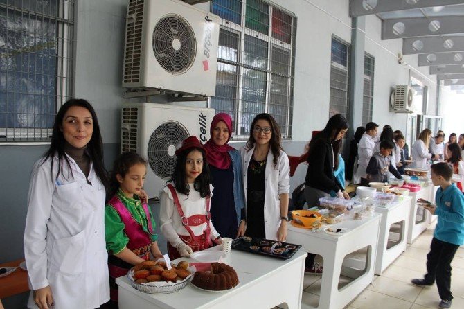 İzmirli Öğrencilerden Anlamlı Kermes